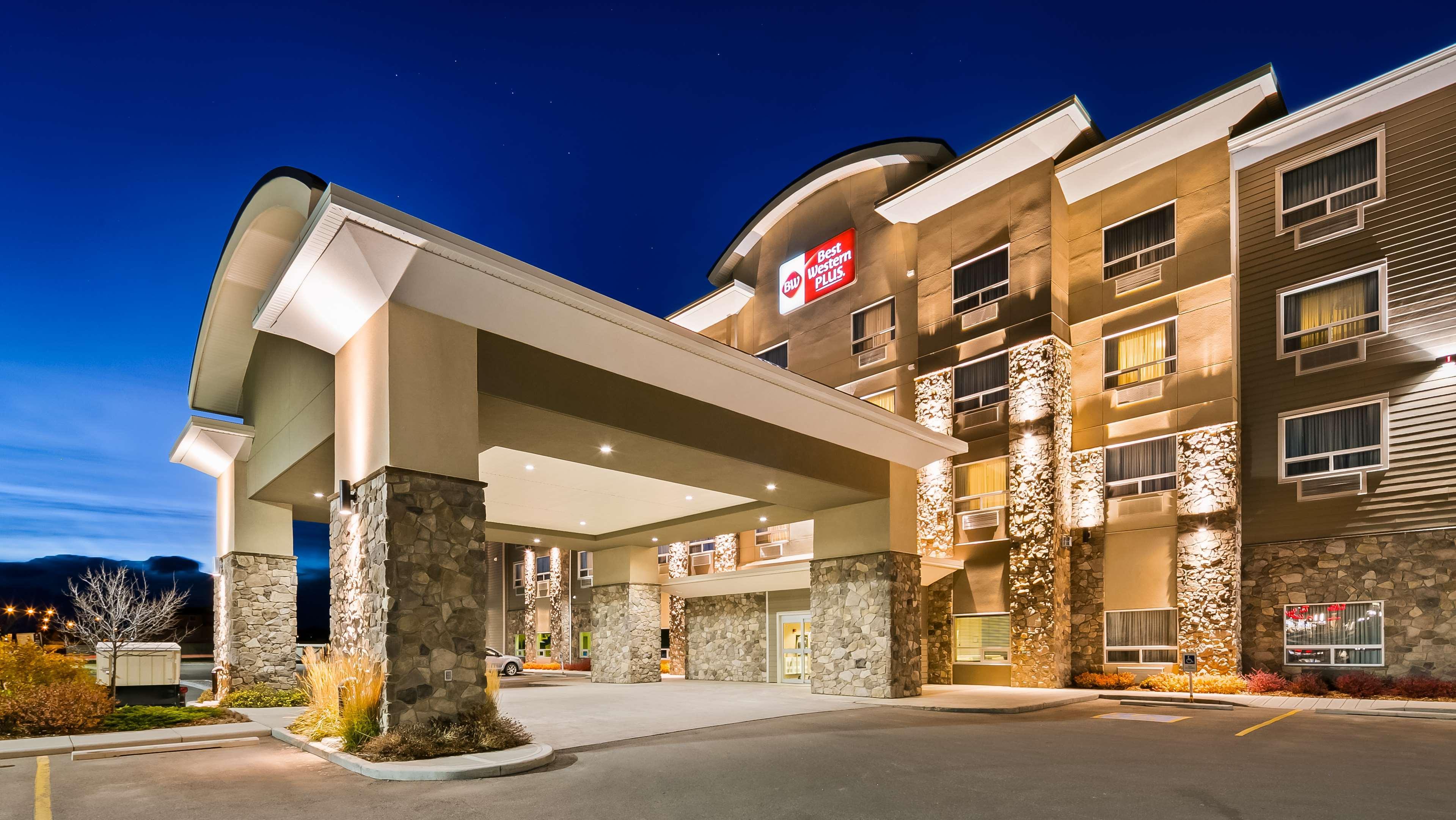 Best Western Plus Okotoks Inn & Suites Exterior photo